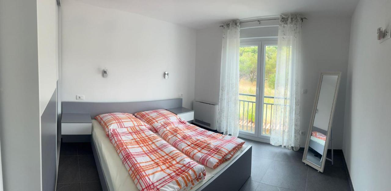 Apartmani Lana Rab Town Exterior photo